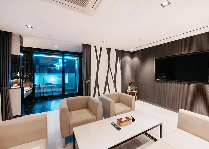 Cozy Tree Seomyeon Hotel 2*